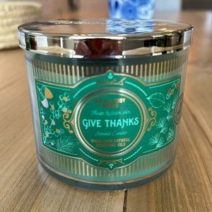 White Barn “Give Thanks” 3 wick Candle